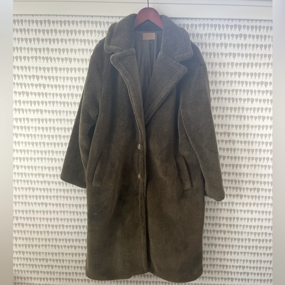 Crescent Nikita Teddy Coat - size large - dark green color